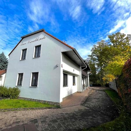 Penzion U Zameckeho Parku Třeboň Exterior foto