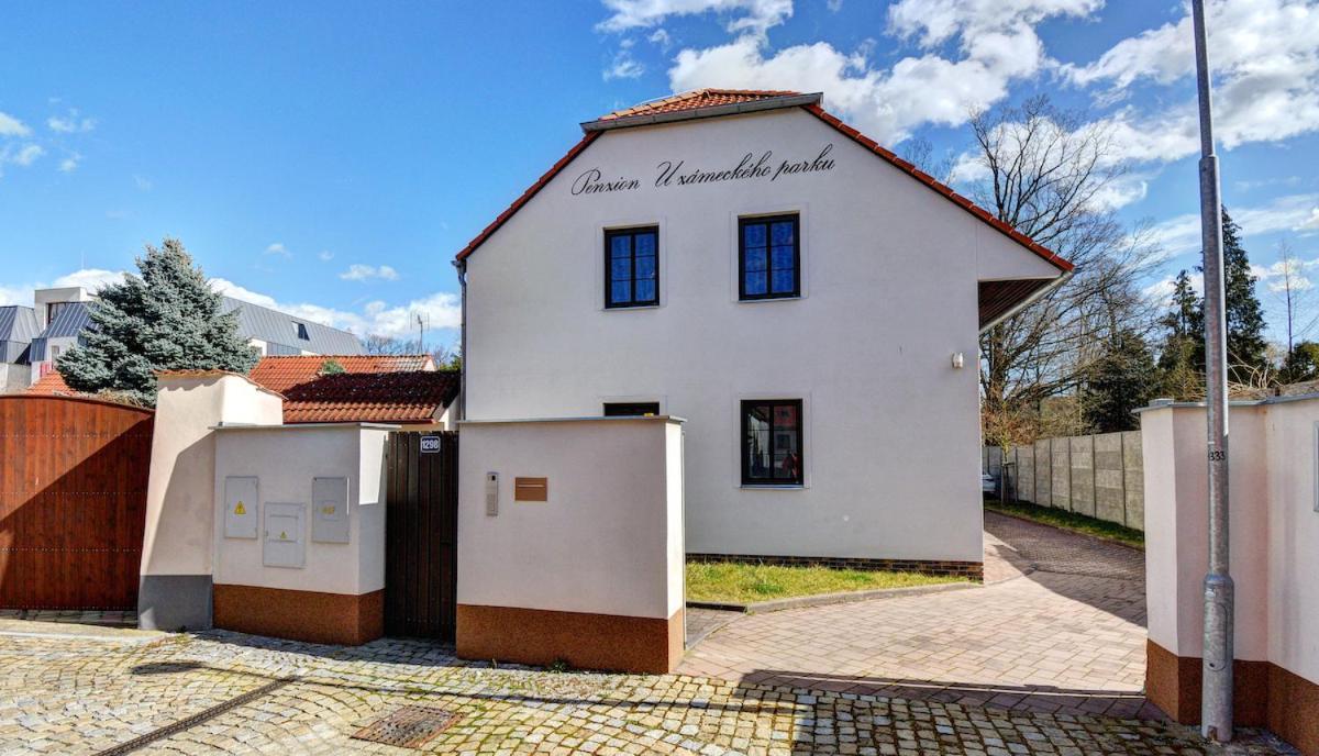 Penzion U Zameckeho Parku Třeboň Exterior foto
