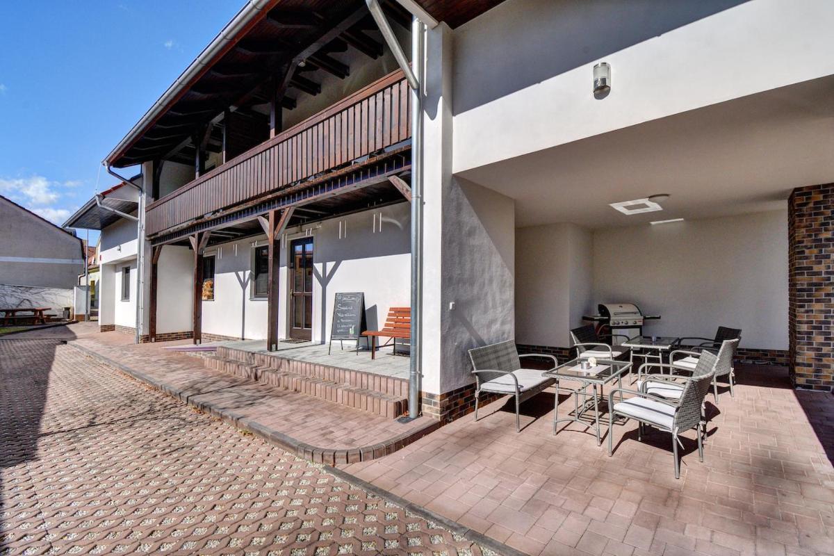 Penzion U Zameckeho Parku Třeboň Exterior foto