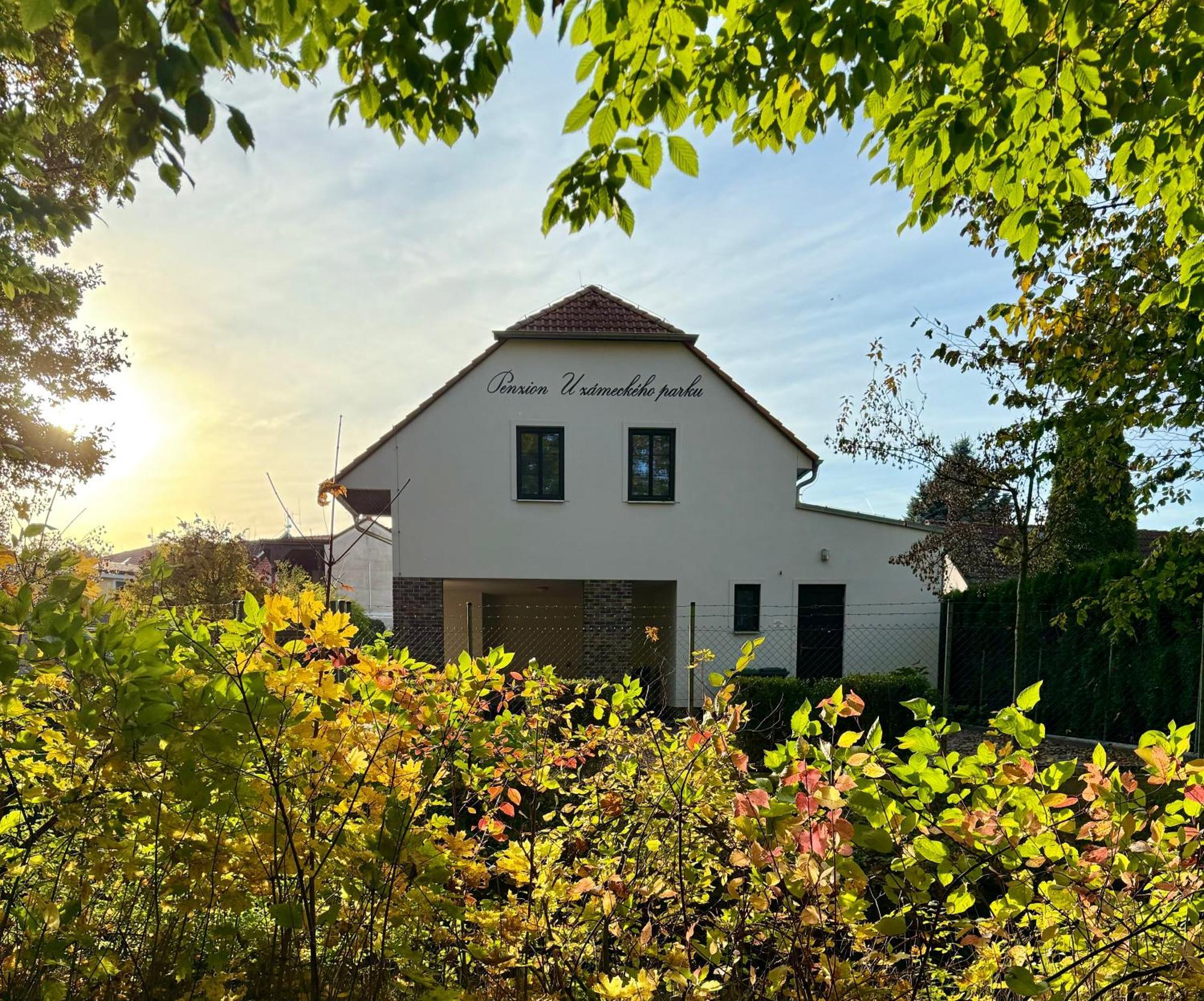 Penzion U Zameckeho Parku Třeboň Exterior foto